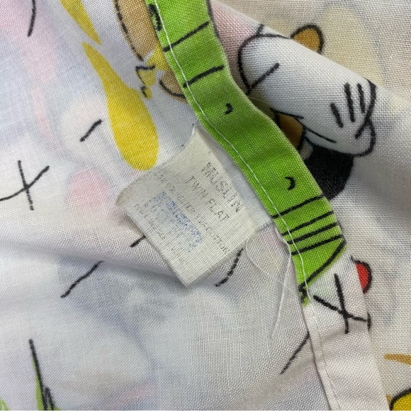 Vintage Walt Disney Productions 1960s Mickey and Friends Doing Chores Flat Sheet - Picture 6 of 7